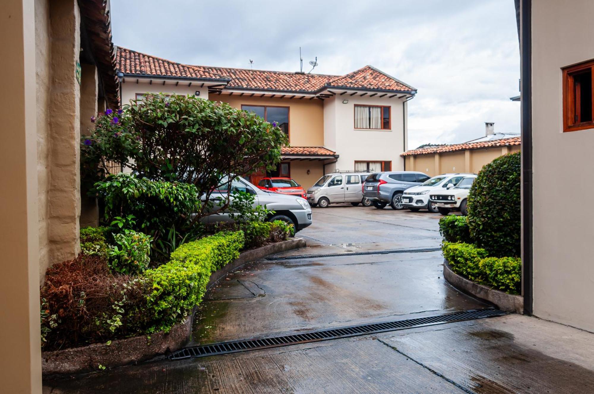 Hotel Calle Angosta Cuenca Exterior foto